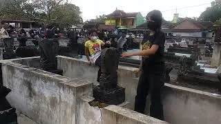 Makam Pendiri Desa Kalikuning, Klaten
