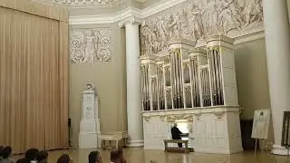 J. S. Bach - Toccata und Fuge 