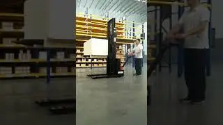 ELES-15J 1.5ton electric stacker, lifting height from 1.6m to 3.5m, 100Ah battery