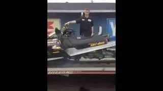 K0011 SKI DOO SUMMIT 800 HIGHMARK XTREME H O тест перед покупкой в США