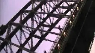 P&O Pacific Sun cruises under Sydney Harbour Bridge.WMV