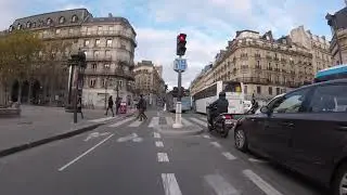 Morning bike ride in Paris - V&eacute;lotaf