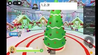 Disney Princess adventures in ROBLOX!  Episode  1 | Black and Link's quest to stop the Grinch 