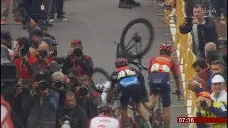 Cycle crash after the race (Spain region) - BBC News - 7th September 2018