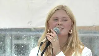 TV-M 7/7-21: Livredder p&aring; Marielyst - Musik p&aring; Axel torv.