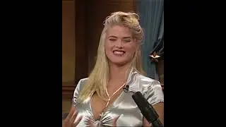 Анна Николь Смит рассказала Конану О'Брайену о своем неловком моменте.