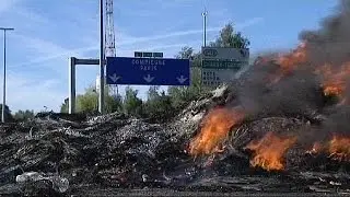 French motorway remains closed after travellers end blockade