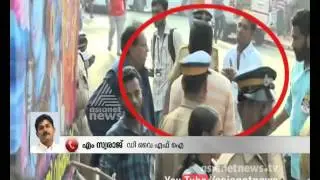 M Swaraj(DYFI)responses on SFI activists manhandle T P Sreenivasan