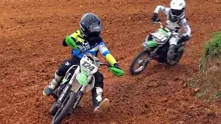 Disputa pela vitória na Corrida das Mini Motos - 3ª etapa Copa Norte Catarinense Velocross