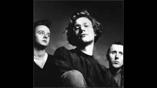 Kingmaker - Kissing Under Anaesthetic (live) - Missing In Action