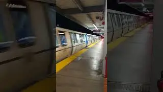 Поезда BART, временно вышедшие из строя, проходят через Фримонт.