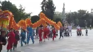 Китайски дракон в центъра на Русе - ruse.topnovini.bg