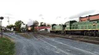 RBM&N 425 arriving at station (First Time seeing it