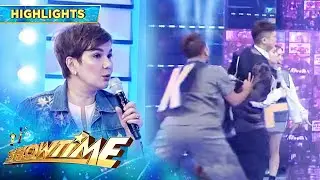Tyang Amy catches Jhong pushing Vhong | It’s Showtime