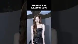 Security falling in love 😍 with k-pop idol ITZY&rsquo;s Lia #kpop #itzy