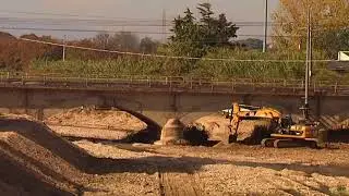 ALBA ADRIATICA, PARTITI I LAVORI ALLA FOCE DEL TORRENTE VIBRATA PER RIMUOVERE I DETRITI