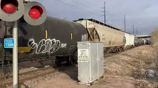 Sioux City Inn entrance railroad crossing, UP 4303 Local Long Hood Forward South, Sioux City, IA