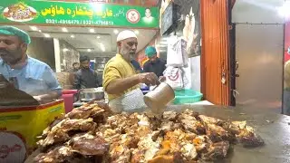 Most Famous Street Food Arif Chatkhara in Lahore | Night Food Tour Androon Lahore 