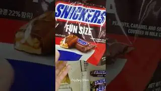 Snickers fun size #shorts #snickers #asmr #trending #satisfying #crizlopezfitness