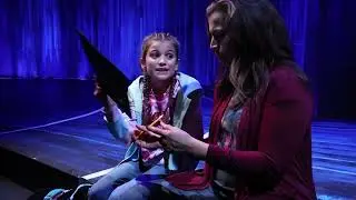 Hundreds and Hundreds of Stars presented by TimeLine Theatre at Lookingglass Theatre