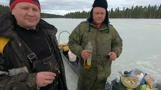 С друзьями на окунёвом озере