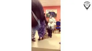 QUEEN OF TEMA VISITS PARAMOUNT CHIEF OF ACCRA ( NAA TSOTSOO ODAI I MEETS KING TACKIE TEIKO TSURU II)