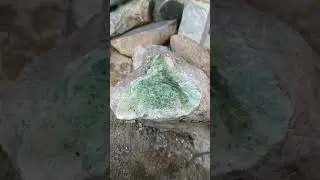BONGKAHAN BATU GIOK HIJAU - NEPRHITE JADE ACEH 6,6 KG