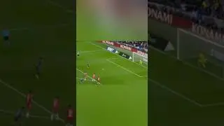 Lewandowski misses a penalty