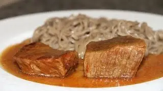 ГОВЯДИНА С ЛУКОМ ТУШЕНАЯ В ПИВЕ BEEF AND ONIONS BRAISED IN BEER