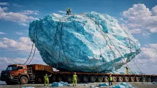 Giant Loader Lifts World&rsquo;s Biggest Rock Into Massive Truck