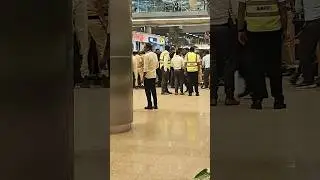 🤔🤔🤔 at Rgia Airport shamshabad #airport #rgv #rgvlove #rgvtrolls  #rjhrfriendly