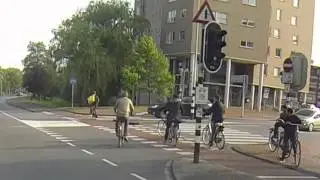 all directions green for cyclist