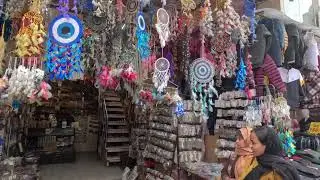 Guide to the main bazaar road opposite New Delhi Railway station at Paharganj