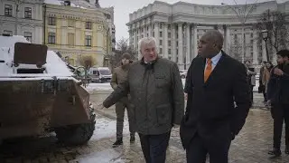 UK foreign secretary visits Kyiv to announce new support package for Ukraine