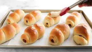 SOFT AND FLUFFY HOTDOG BUNS