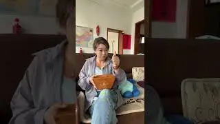 This cat is too naughty. Cute pet debut plan. Cat's confusing behavior. I never expected it.
