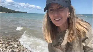 ROCKHOUNDING WITH KELLY & FARRAH!!  LAKE HURON MICHIGAN! GREAT FINDS! NORTHERN LIGHTS DONNA!!!