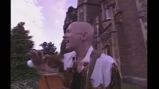 Richard O&rsquo;Brien takes us on a tour of Oakley Court (Rocky Horrors castle)