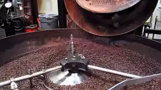 Caff&eacute; Vita Roasterie: Beans a crackin'