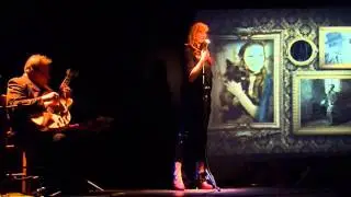 Mar&iacute;a Roj&iacute;,  