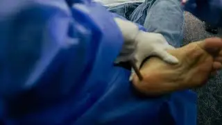 Chris Leong Treatment Neck, Frozen Shoulder and Heel Spur Problems😱 Fans Medan Indonesia