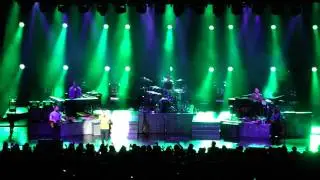 Maroon 5 - Band Intro + Sunday Morning (@ Greek Theatre - 10/09/10)
