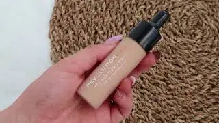 Revolution Pro Foundation Drops &ndash; F6