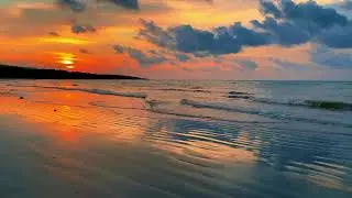 Relaxing Coastal Ocean 4K 🌊 Gentle Beach Waves for Work Productivity, Study & Sleep