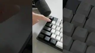 Keychron C2 - Gateron Blue VS Cherry MX Silent Red