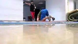 Elbowtrack one hand slowmotion (VirusBreaker)