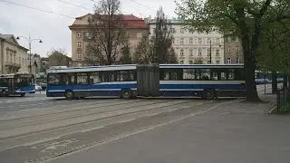 Autobus Przegubowy Jelcz M181MB zablokował skrzyżowanie w Krakowie