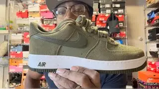 Обзор кроссовок Nike Air Force 1'07 LV8 (замша средней оливы / хаки) | Пешком