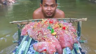 Primitive Technology: Roasted Beef on River - Cooking in the Forest - ASMR