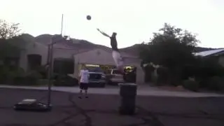 Trash can DUNK!